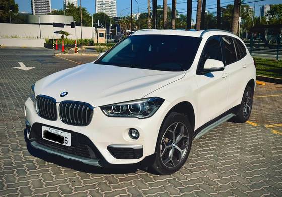 BMW X1 2.0 16V TURBO ACTIVEFLEX SDRIVE20I X-LINE 4P AUTOMÁTICO BMW X1 2.0 16V TURBO ACTIVEFLEX SDRIVE20I X-LINE 4P AUTOMÁTICO